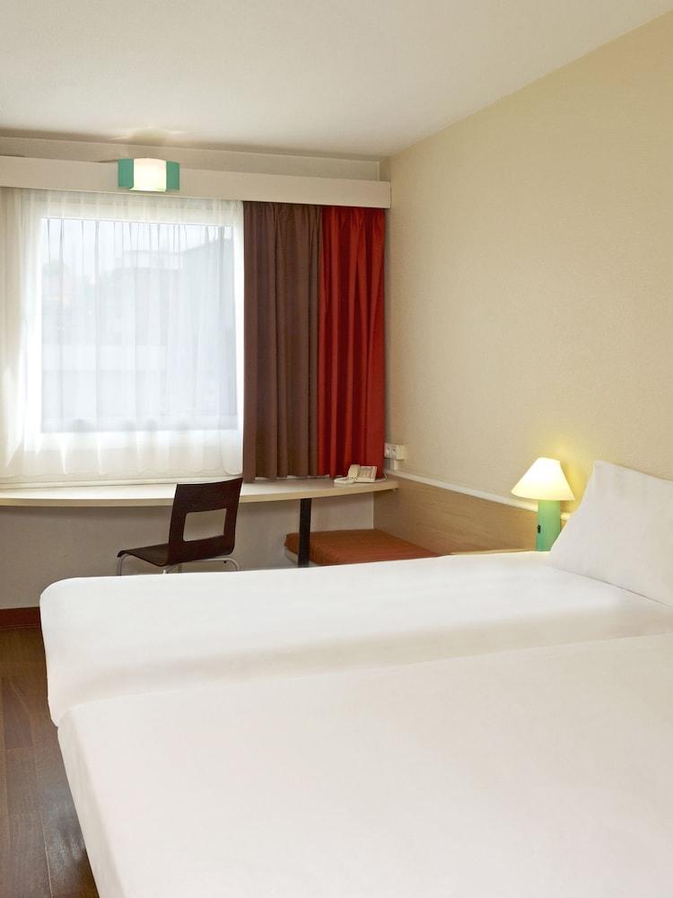מלון Ibis Katowice - זברזה מראה חיצוני תמונה