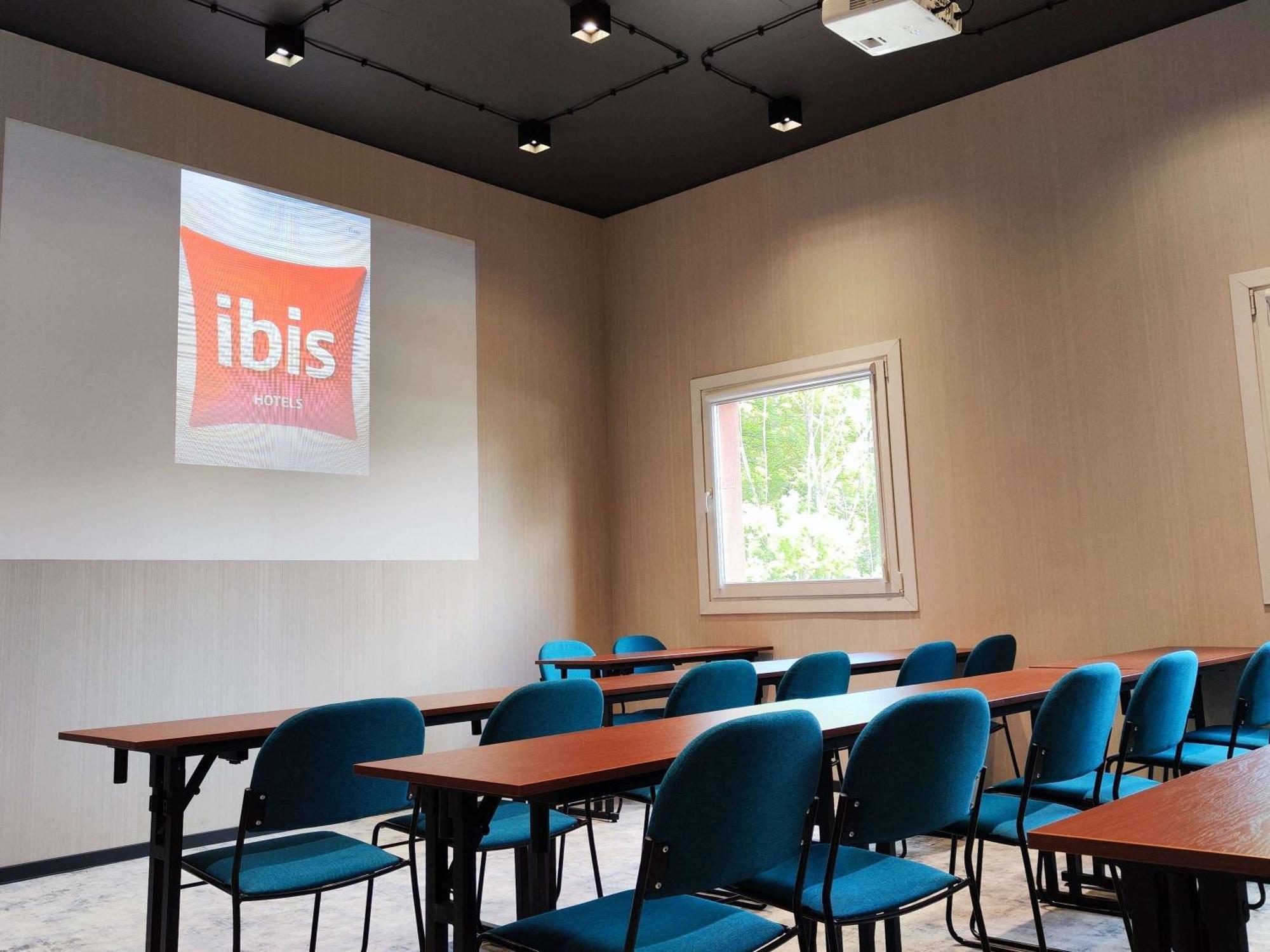 מלון Ibis Katowice - זברזה מראה חיצוני תמונה