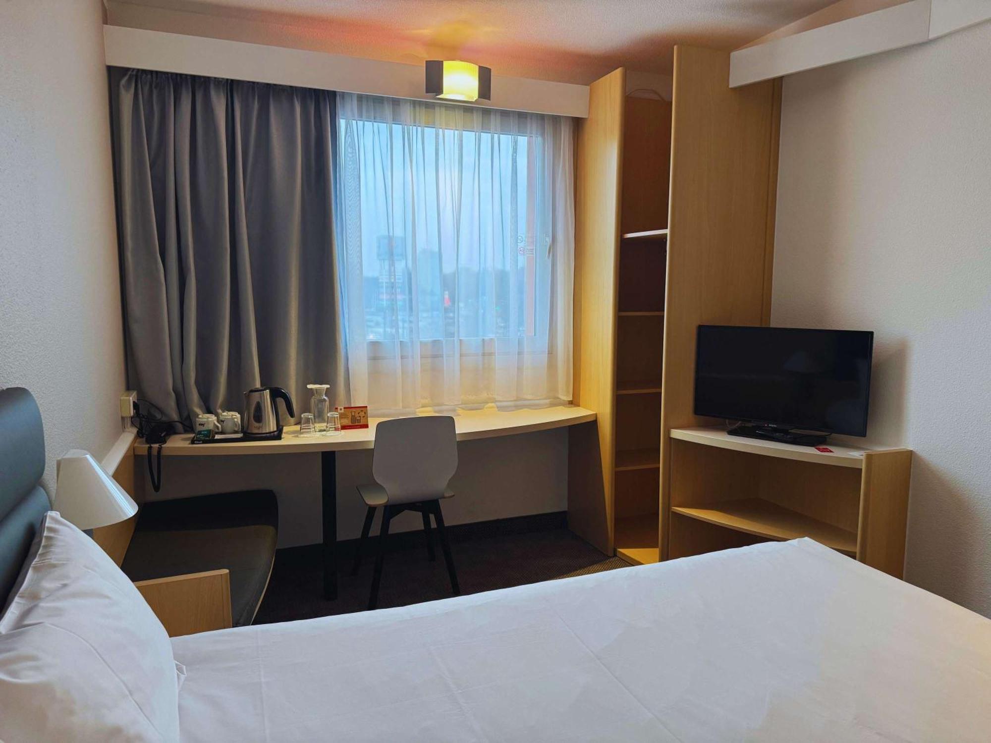 מלון Ibis Katowice - זברזה מראה חיצוני תמונה